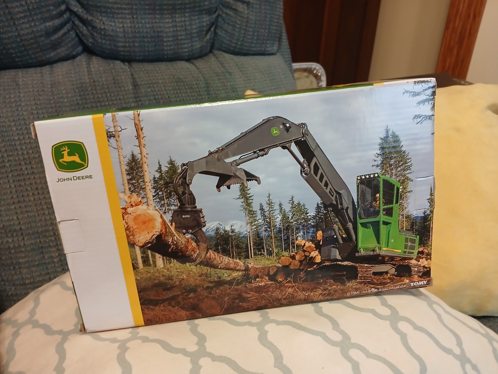 1/50 John Deere 3156G Live Heel Log Loader Logger Logging Ertl