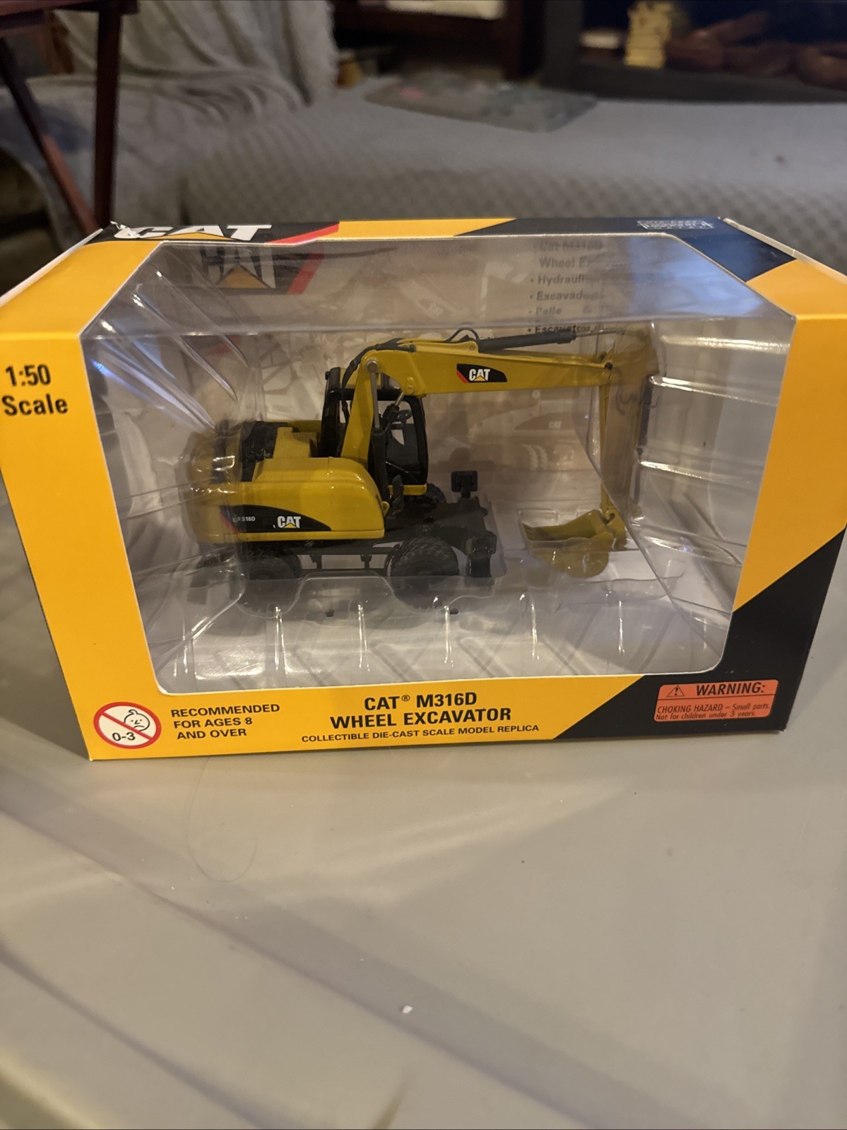 Norscot CAT M316D Wheel Excavator 1:50 Scale Yellow Very Good Damage To Box Top