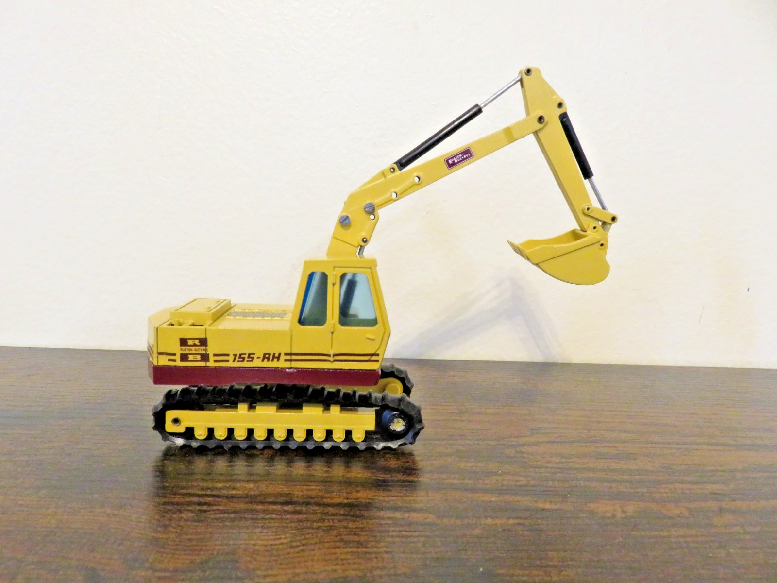 Ruston-Bucyrus 155-RH Excavator – NZG 1:50 Scale Diecast Model #204 New
