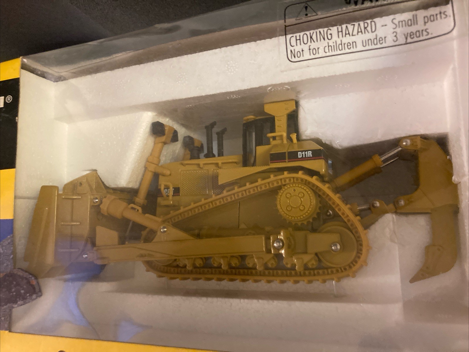 NIB 1999 Norscot 55025 1:50 Caterpillar CAT D11R Track-type Tractor Die Cast