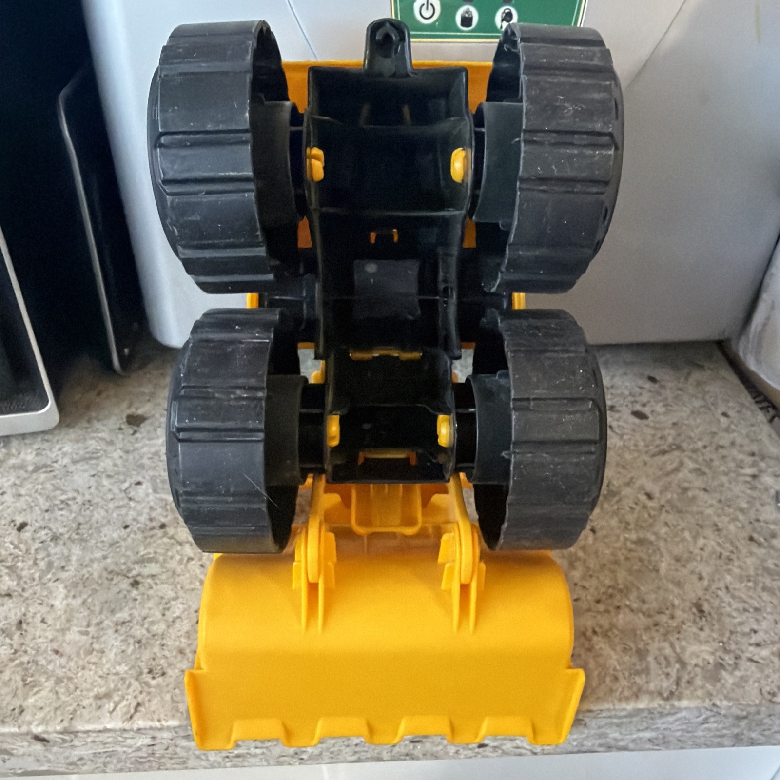 Cat Construction Tractor 7″ Loader Toy Yellow