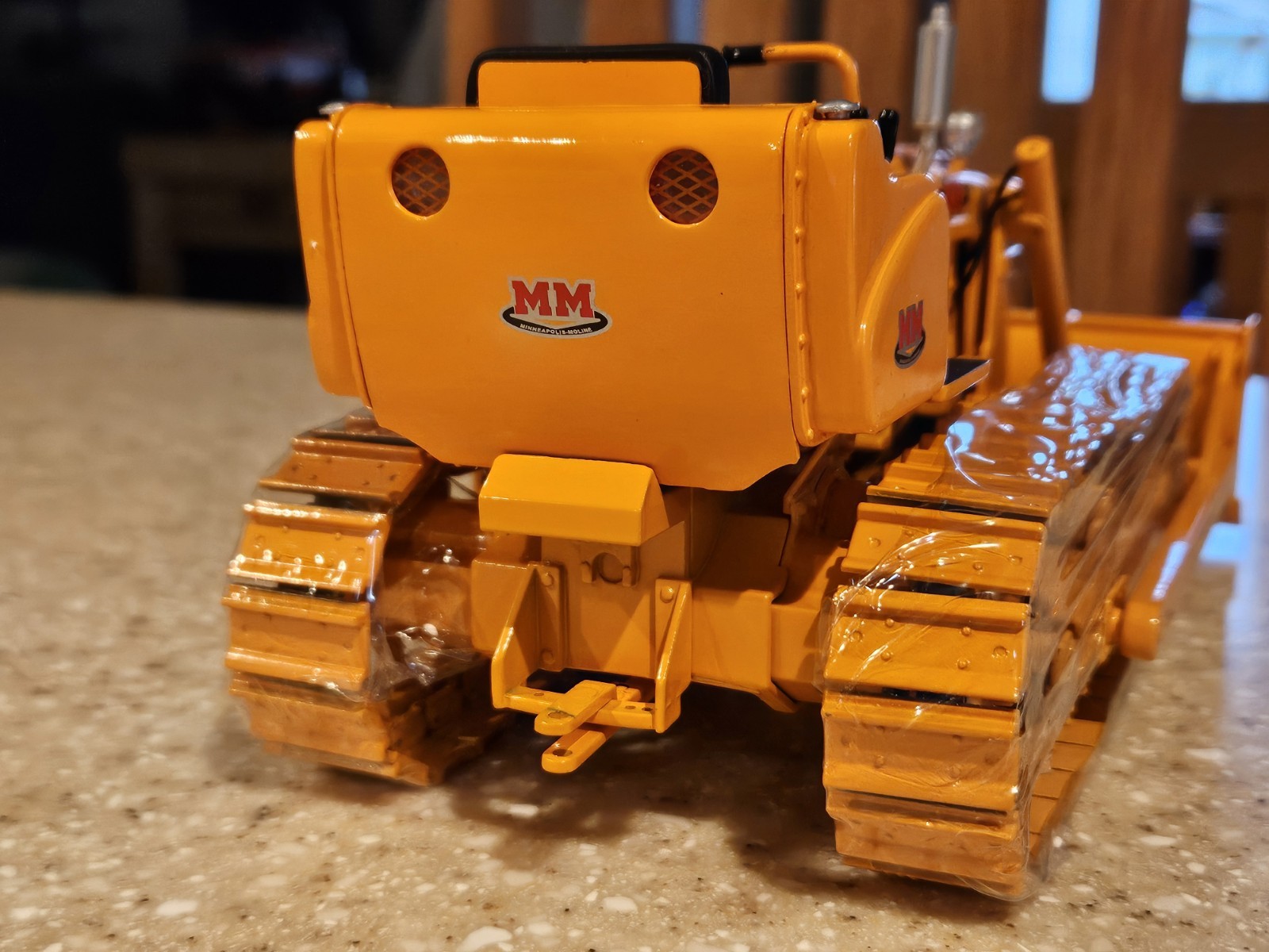 Minneapolis-Moline Two Star Crawler W/ Blade SpecCast 1/16 scale Collectible NIB