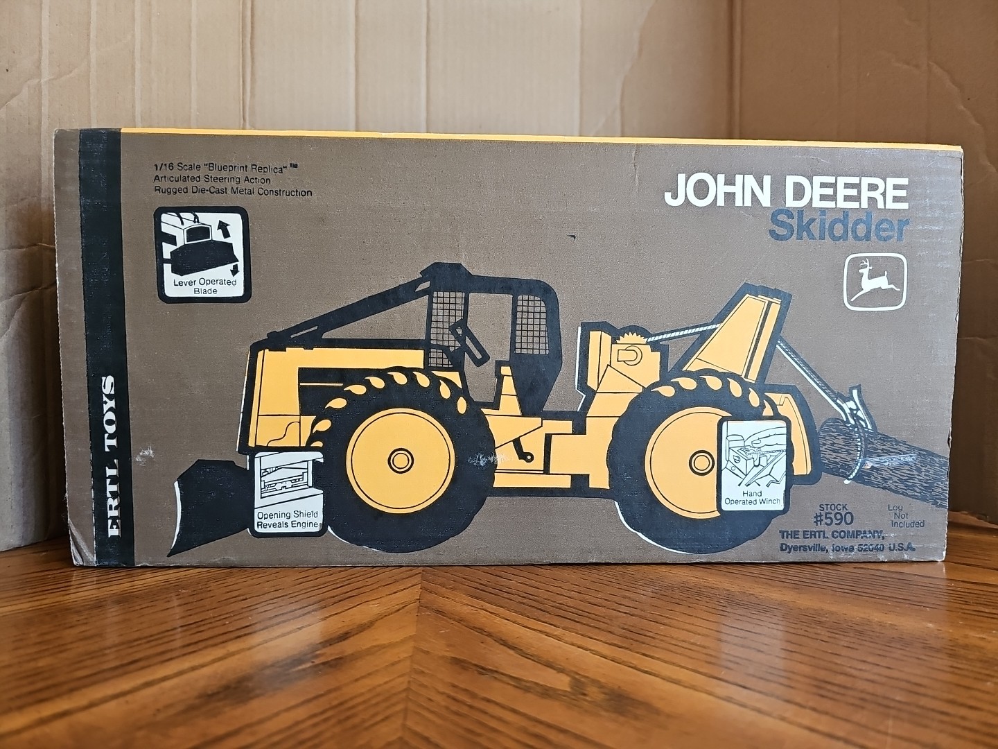 Ertl John Deere No. 590 Log Skidder 1/16 with Original Box