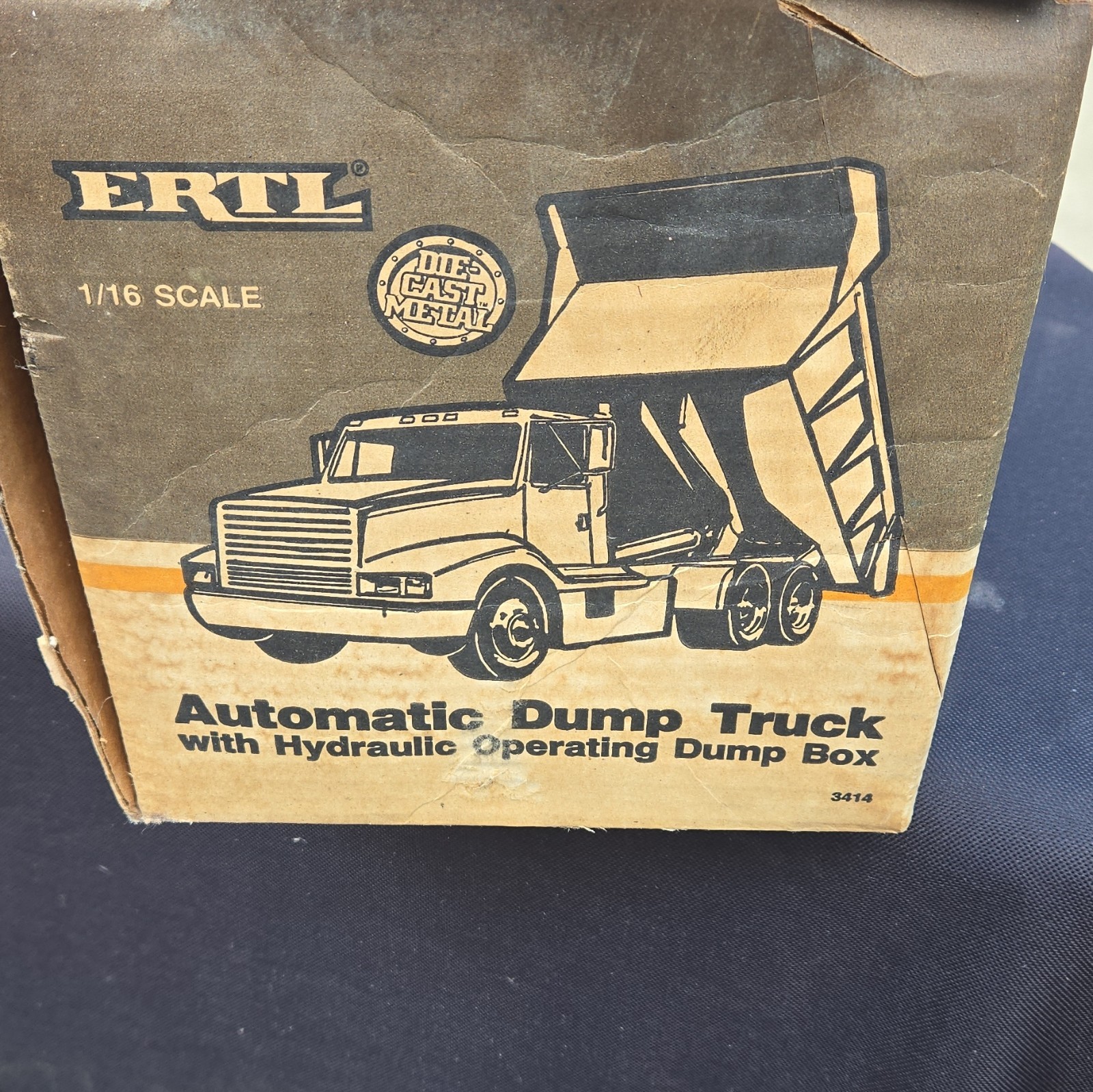 ERTL 1/16 Automatic Dump Truck Hydraulic Operating Dump Box Diecast 3414
