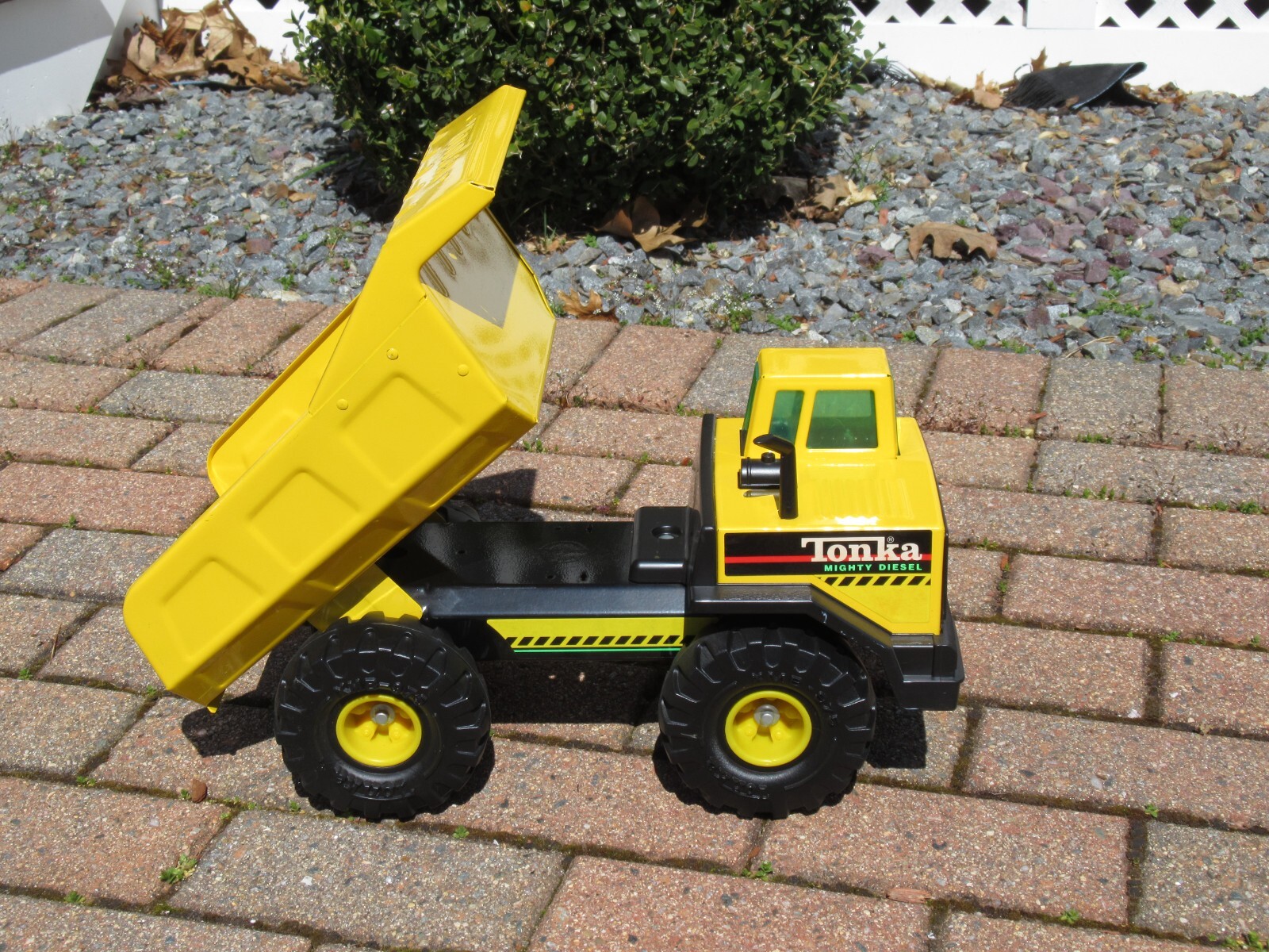 Vintage 1995 Tonka Steel Mighty Dump Truck Mighty Diesel 93901 Made in USA