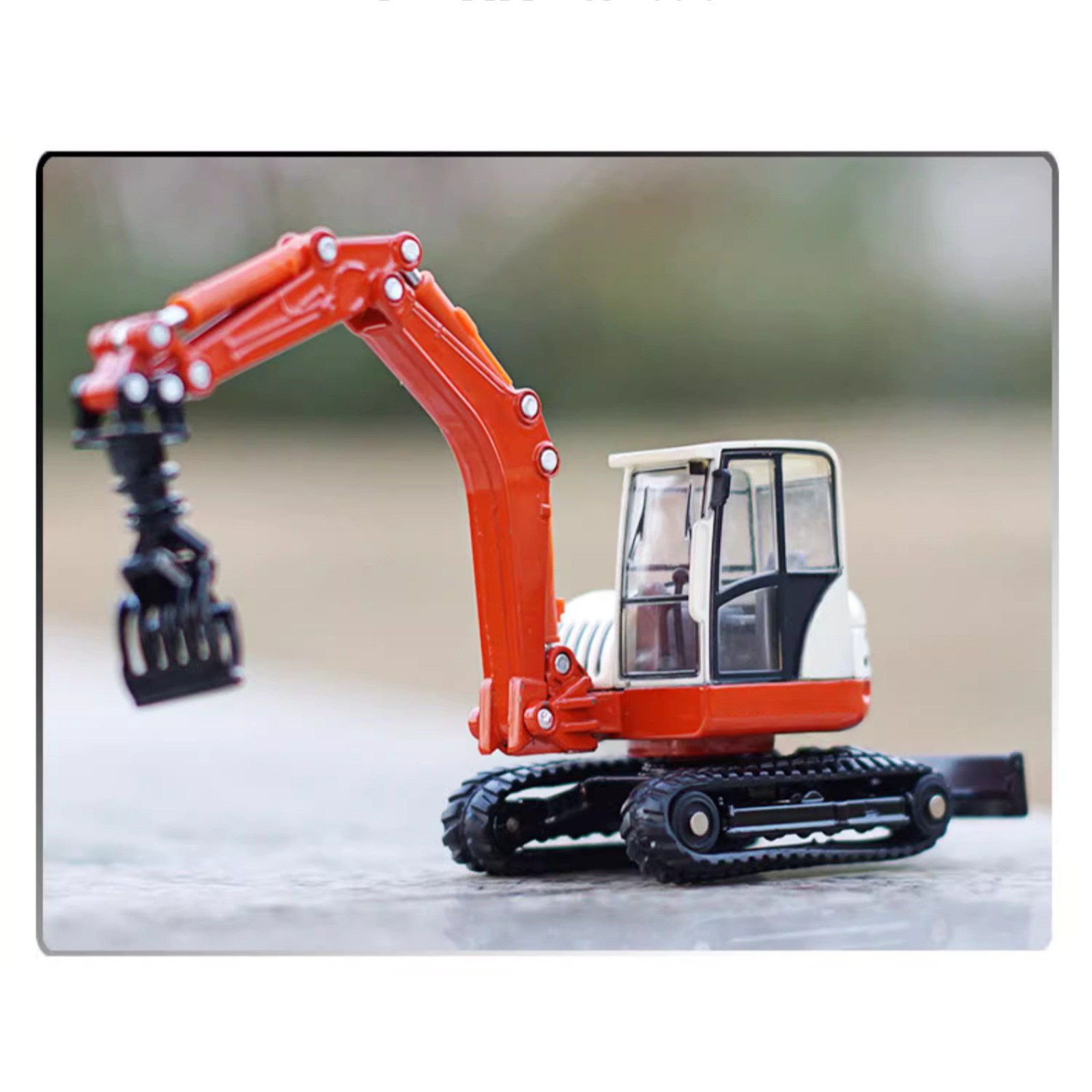 17cm Alloy 1/50 Tracked Wood Grabbers Heavy Construction Vehicle Model Ornament