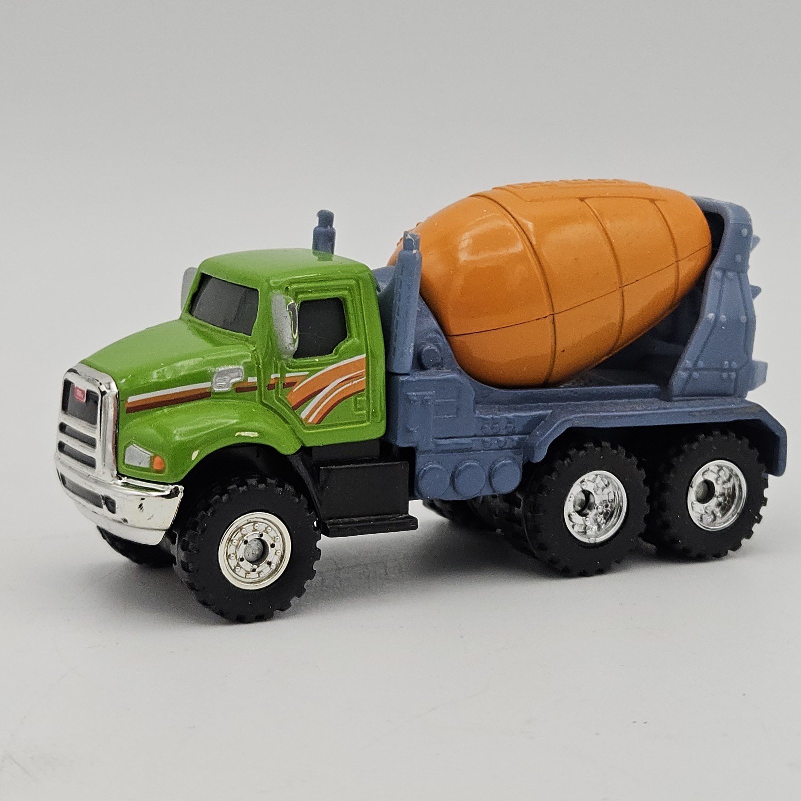 Hasbro Tonka Concrete Cement Truck Diecast #06404 2012 Green 1:53