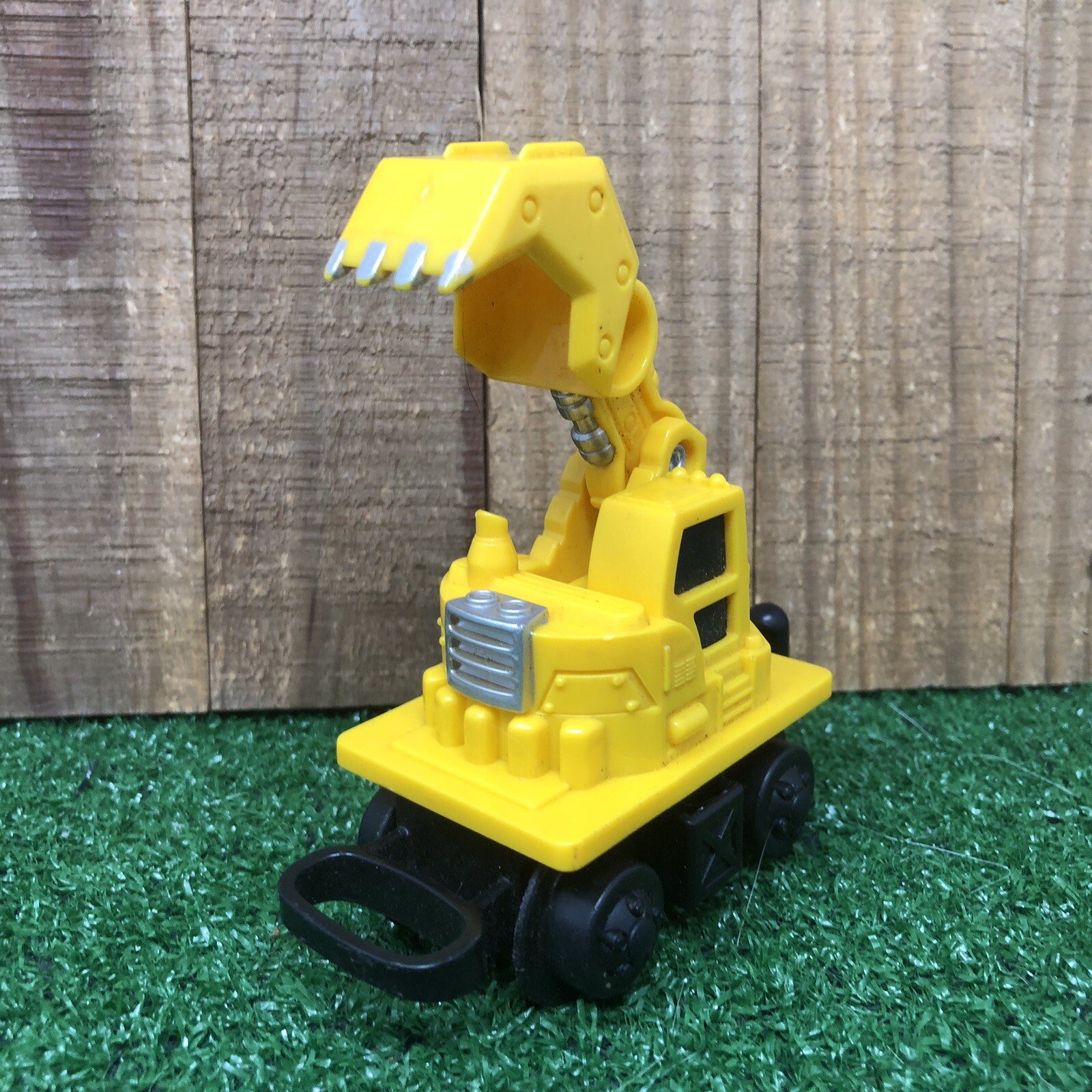 Mattel Toy Loader Fisher Price Plastic Backhoe Construction Equipment 2004