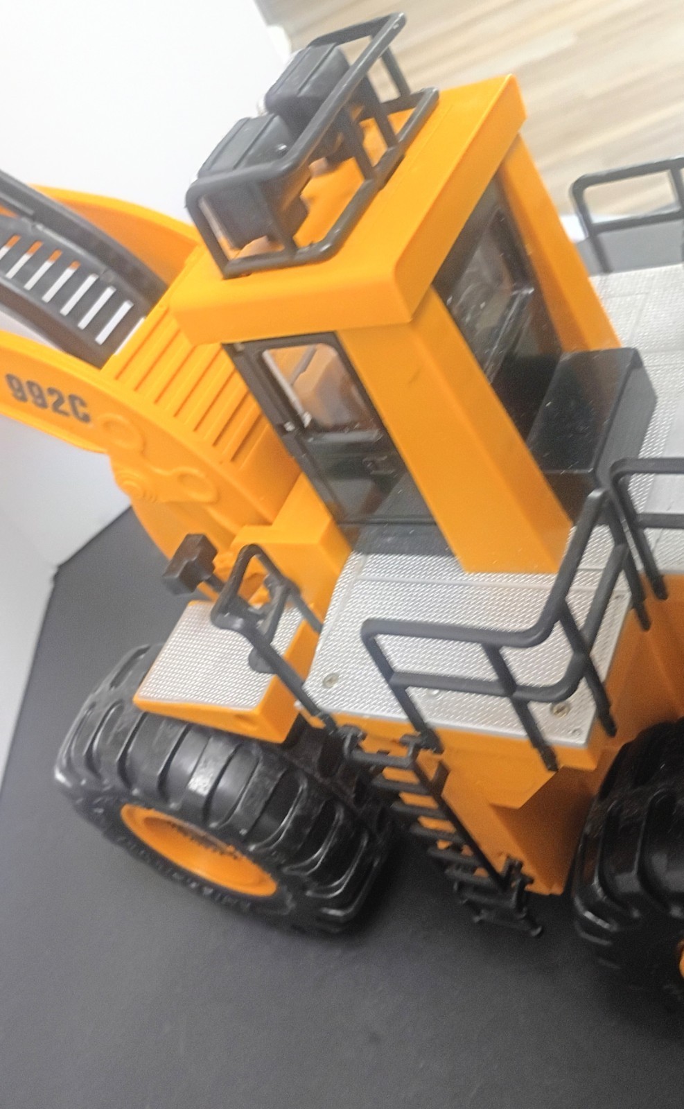 New Bright The Cat 992C Power Loader Tractor With Remote Vintage 1986 21″ Works!
