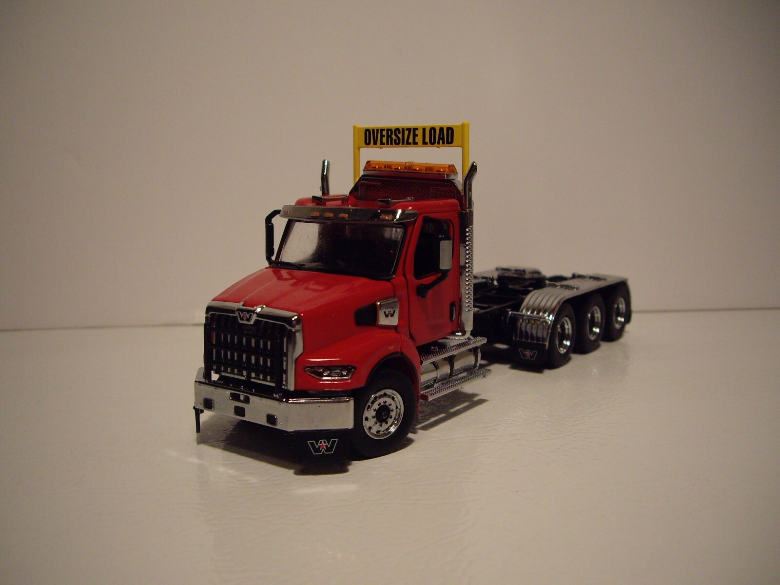 DIECAST MASTER 1/50 VIPER RED TRI-AXLE WESTERN STAR 49X SB SAME AS FIRST GEAR