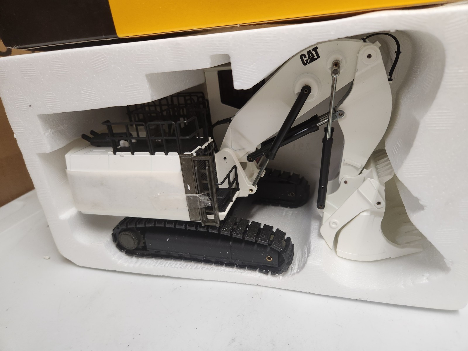 Caterpillar Cat 5130B Hydraulic Front Shovel – NZG 1:50 Scale Model #391 New