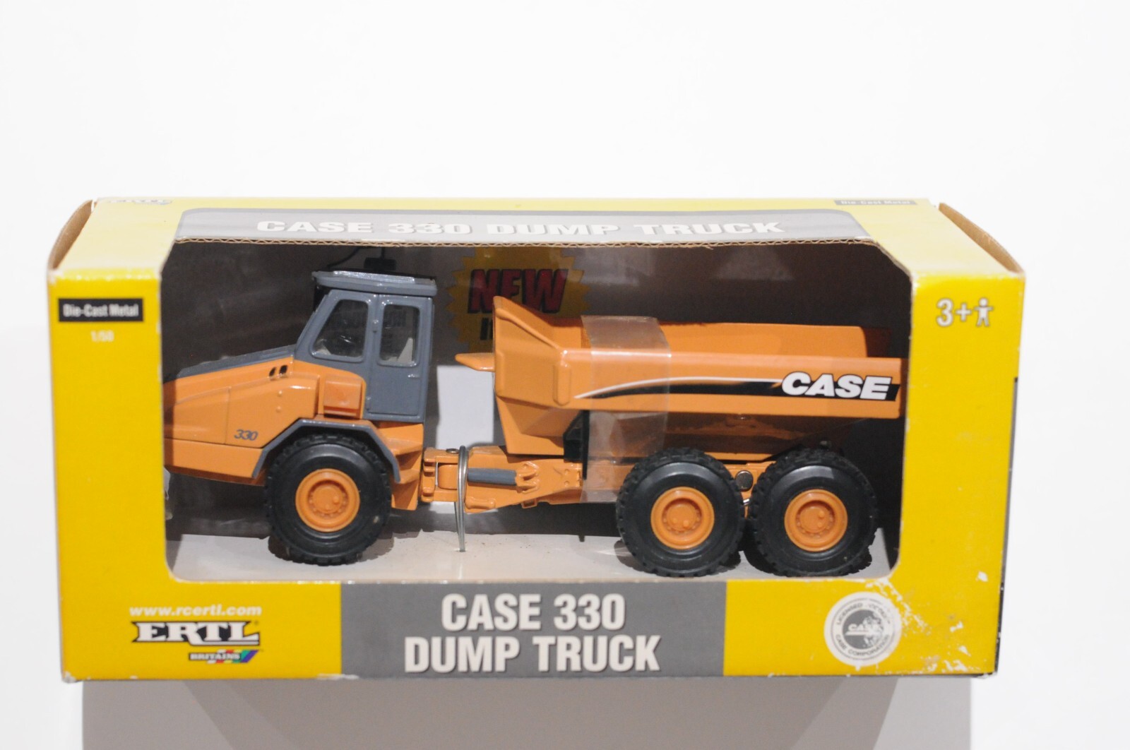RC2 ERTL CASE 330 DUMP TRUCK IN SCALE 1:50 NEW