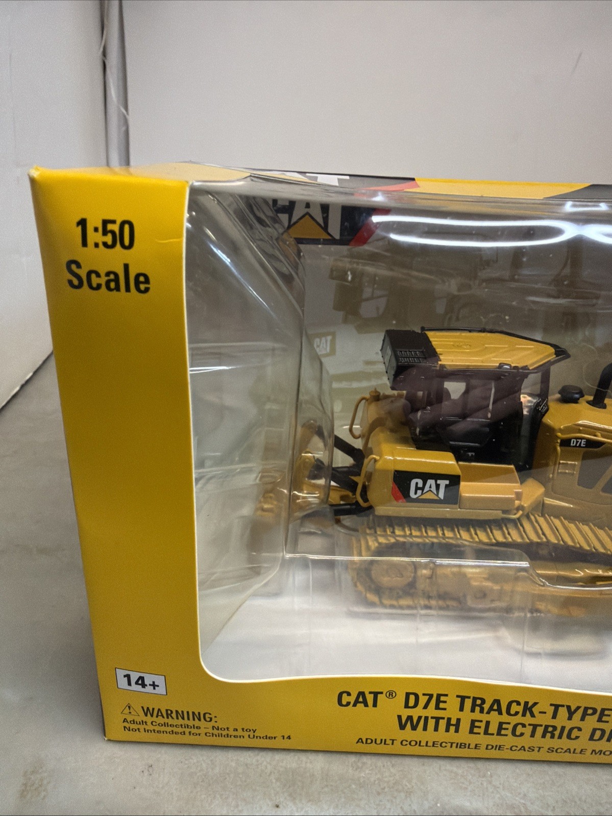 NORSCOT 1:50 SCALE CATERPILLAR CAT D7E TRACK-TYPE TRACTOR DIE-CAST MODEL 55224