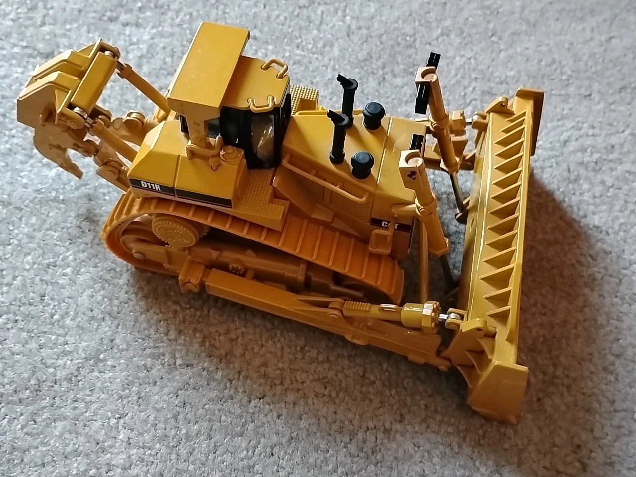 Rare & Original Designed Caterpillar D11T Bulldozer 1/50 Scale Norscot Group
