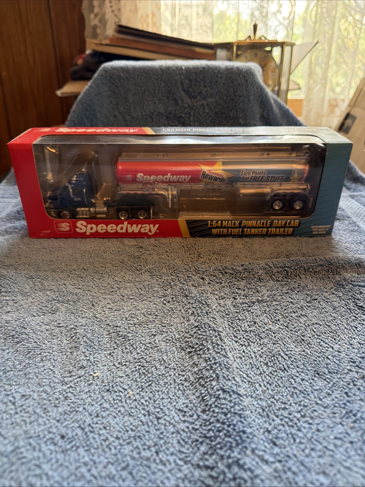 First Gear 69-0301 Mack Pinnacle w/Tank Trailer – SPEEDWAY 1/64 Die-cast MIB