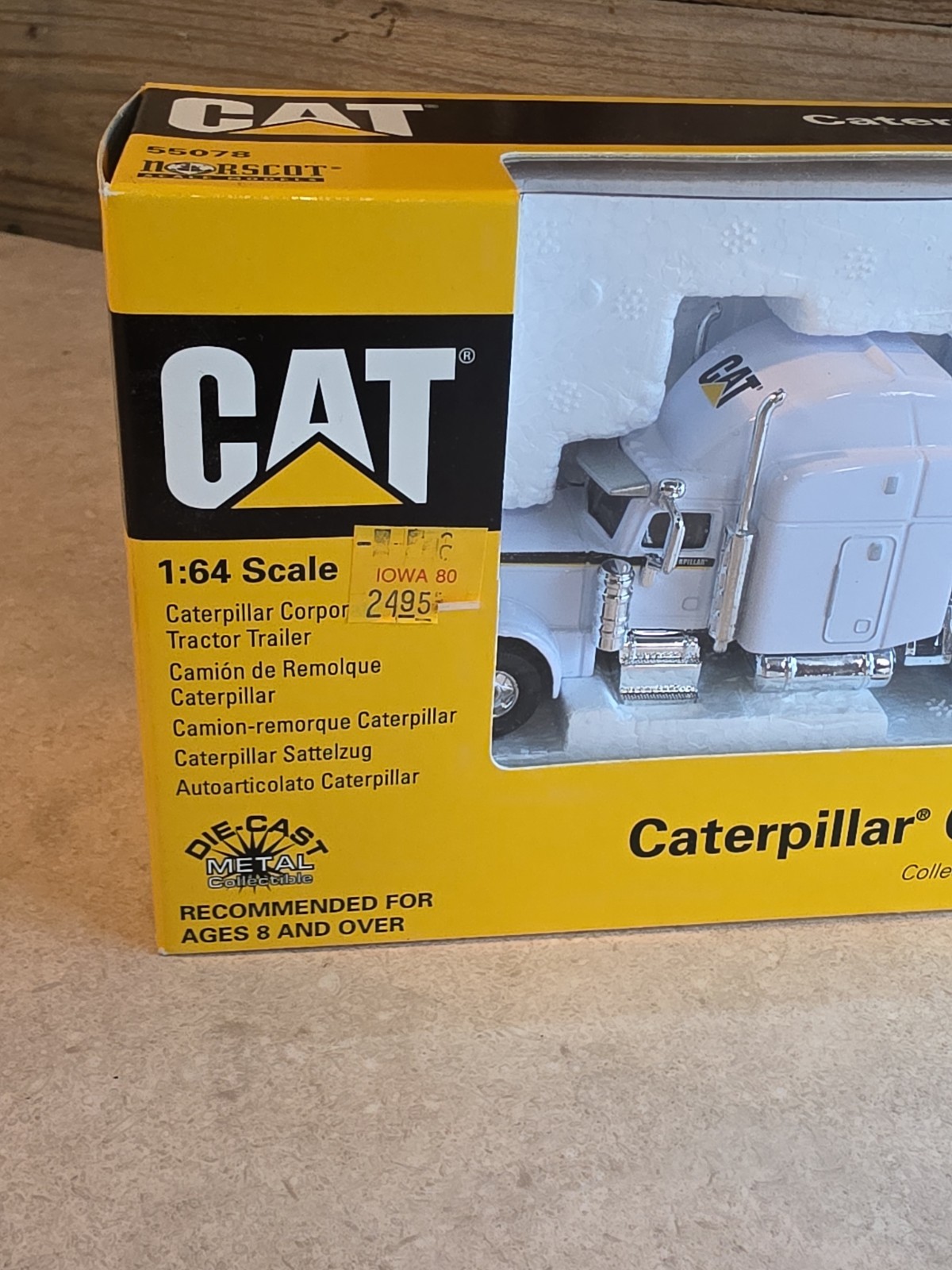 Norscot Die-cast Caterpillar Corporate Tractor Trailer 55078 1/64 Replica Cat