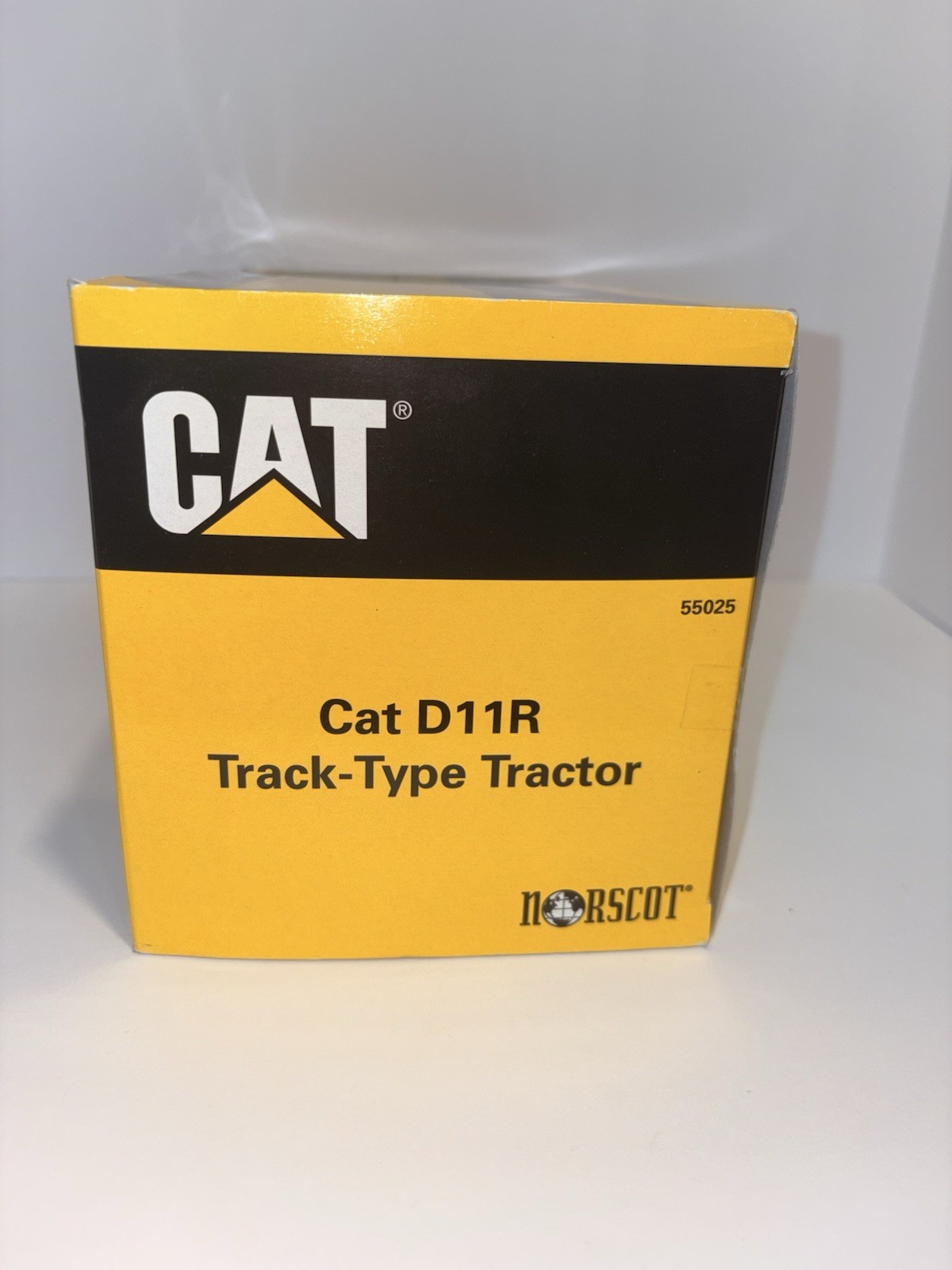 Norscot Caterpillar D11R Track-Type Tractor Dozer 1:50 Scale Model. NEW IN BOX