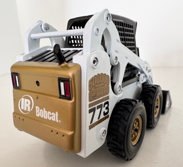 1:25 Bobcat 773 Skid Steer Loader Limited Edition 500K Gold 6901256G #1131