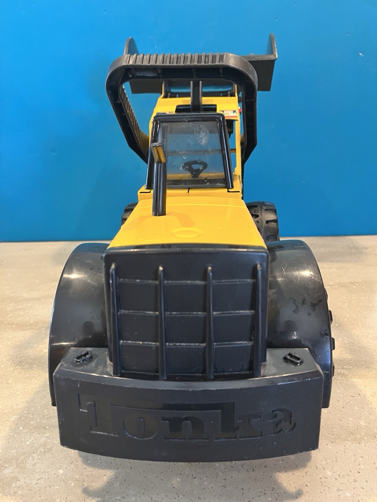 1999 Hasbro Tonka Truck “Mighty Front Loader” #728 Steel 21” inch M-7457-1 Used