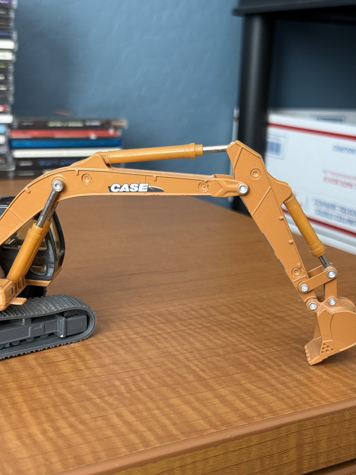 Ertl Case CX210 Excavator 1:50 Scale Die-Cast Construction