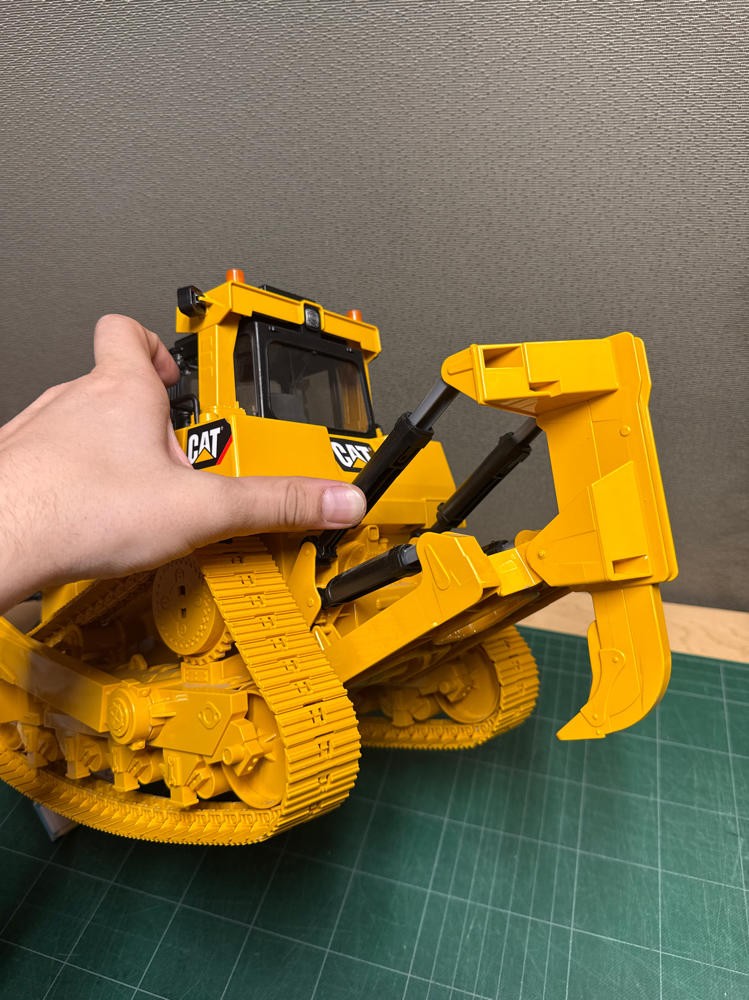 2012 Bruder CAT CATERPILLAR Bulldozer 2045/01 20″ Long Toy Model LOOK READ