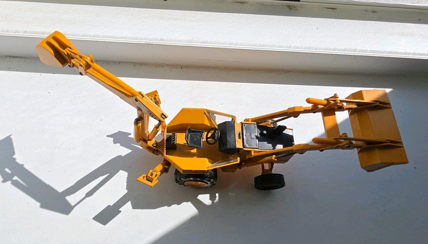 VINTAGE Case 580D Backhoe -CONSTRUCTION KING 1/35 SCALE Conrad Made In Germany