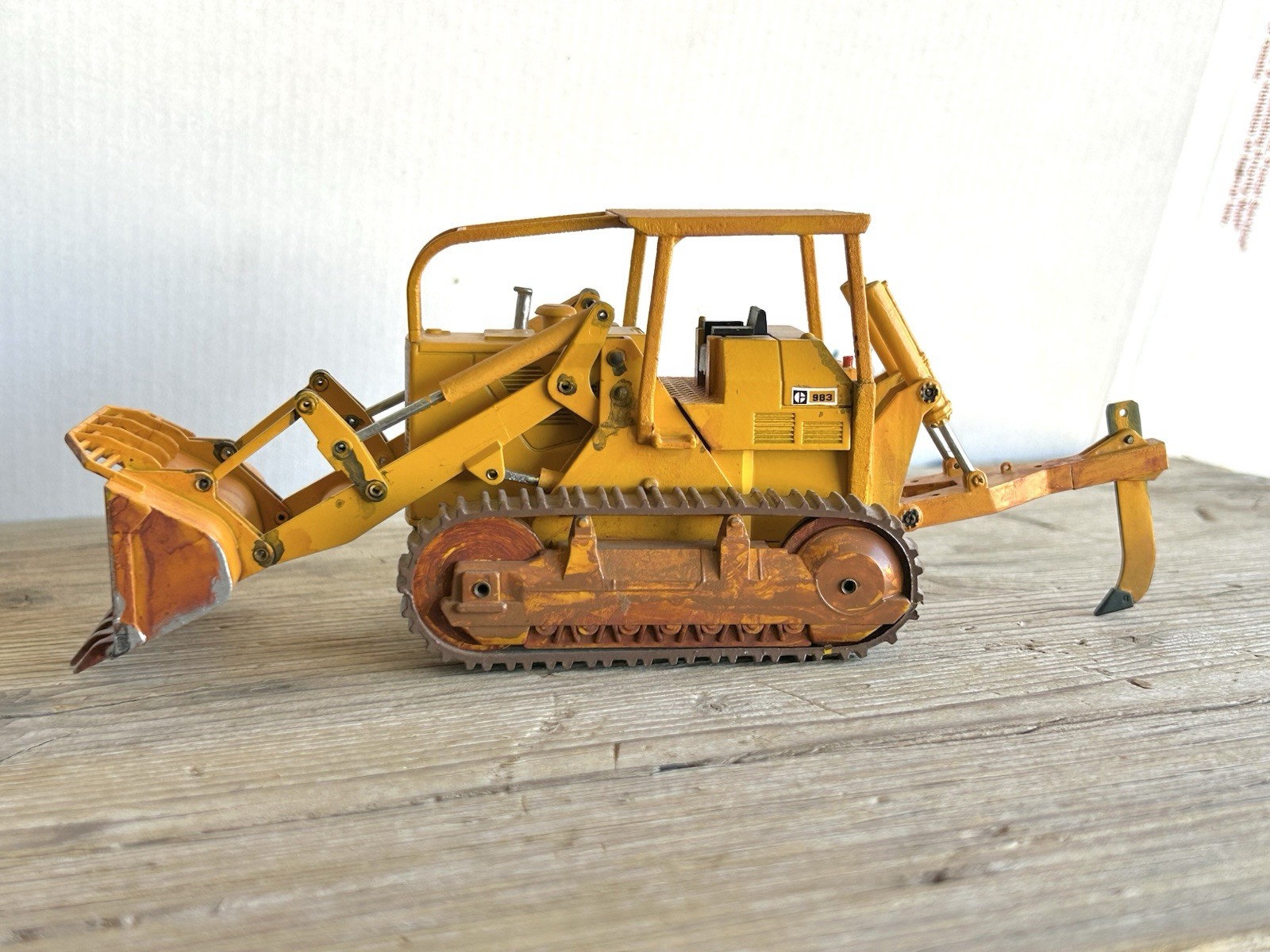 NZG 1/50 Scale Caterpillar CAT 983 Track Loader with Custom OROPS & Kelly Ripper