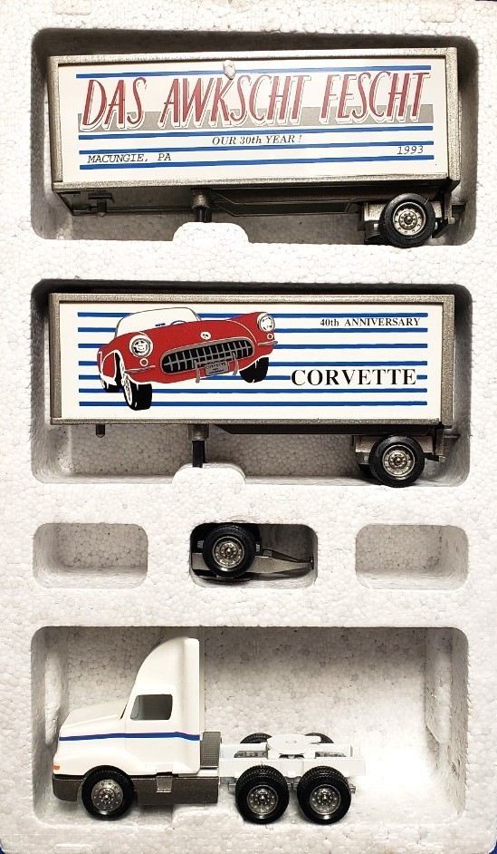 Winross 261 Double Trailers – DAS Awkscht Fescht – Corvette 1/64 Die-cast MIB