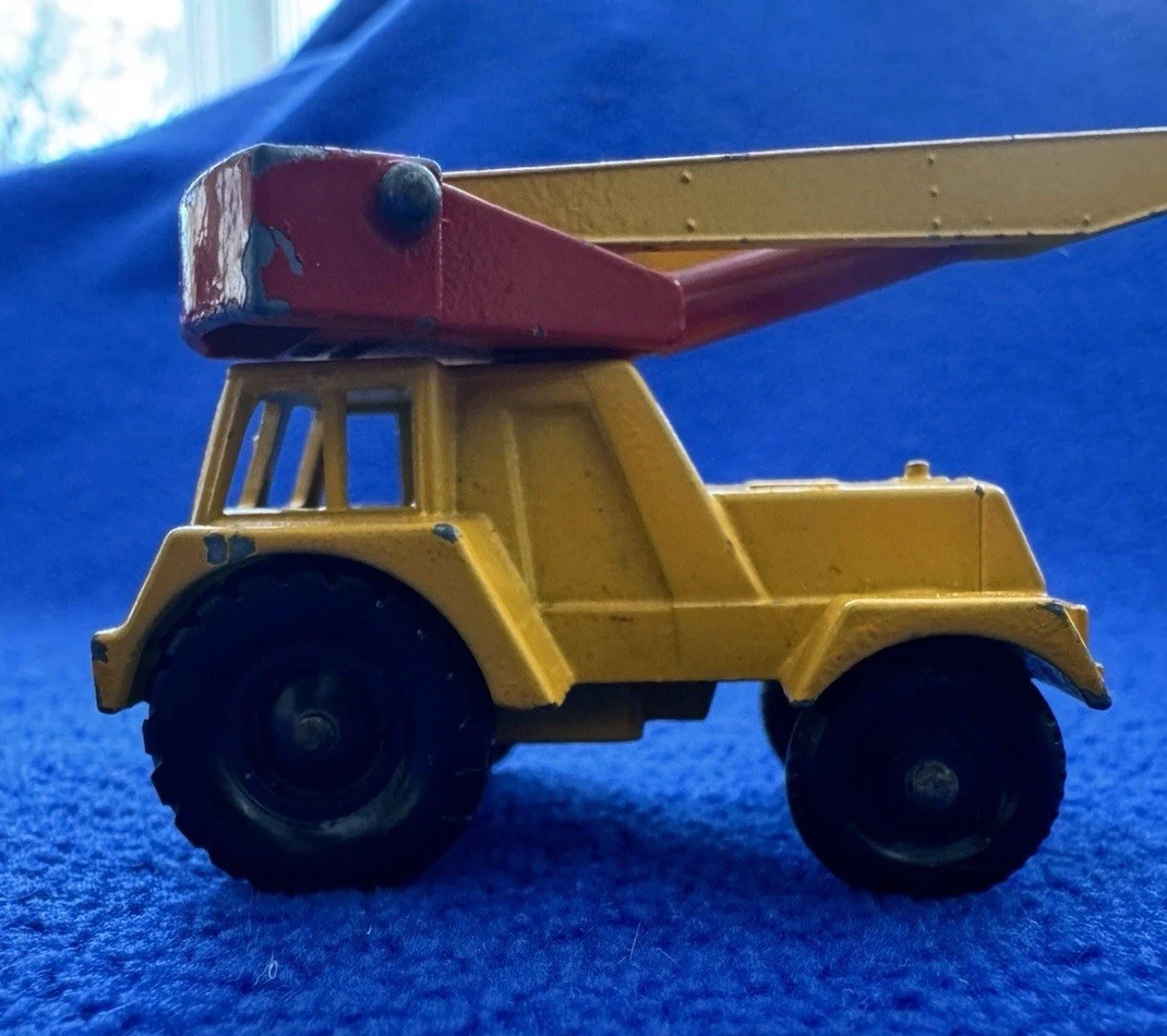 Vintage Lesney Matchbox Series #11 Taylor Crane Diecast Yellow/Red Toy