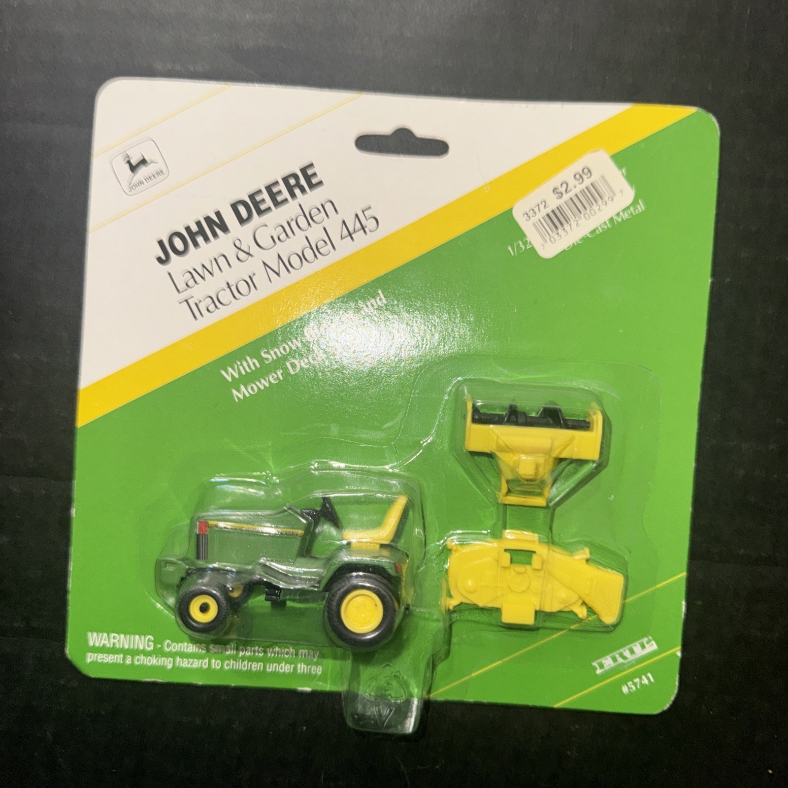 Ertl John Deere Model 425 Lawn & Garden Tractor w/Snow Blower & Deck #5745 1/32
