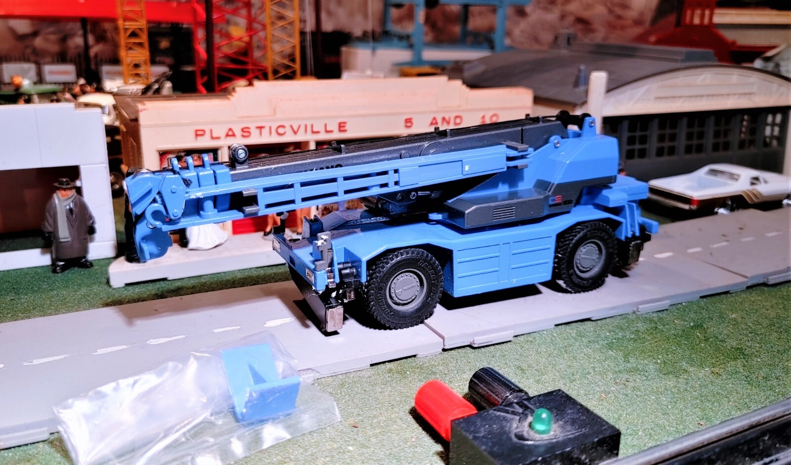 Tadano Crevo 500 Telescoping Rough Terrain Crane 2-Axles 1/50 Die-cast MIB