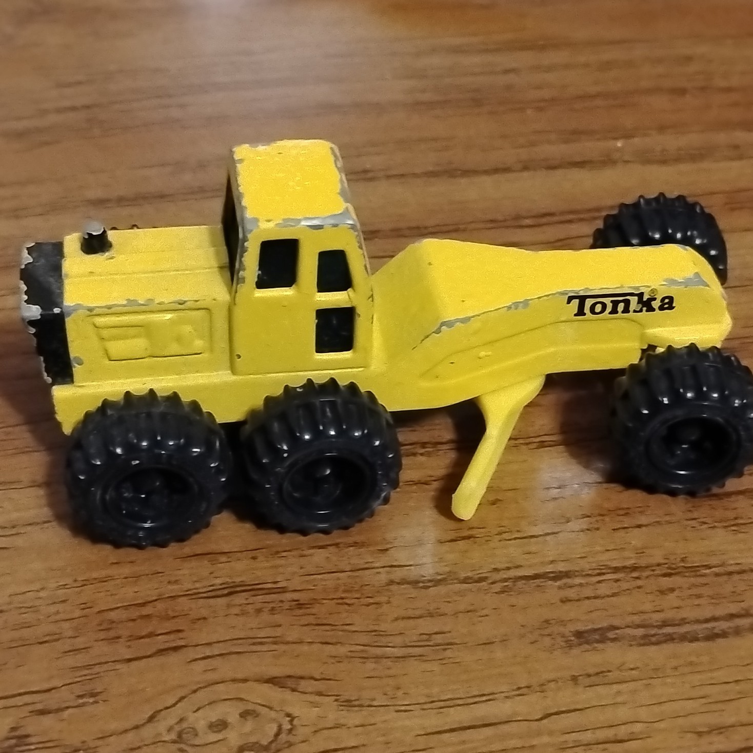 Tonka mini Road Grader 1994, scale 1:64 