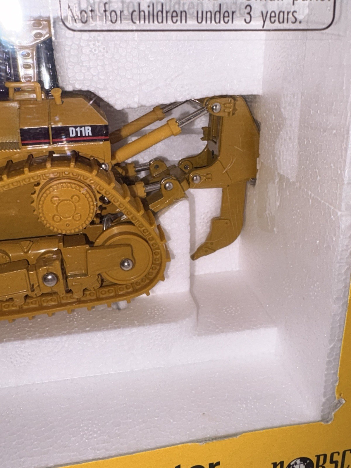 Norscot Caterpillar D11R Track-Type Tractor Dozer 1:50 Scale Model. NEW IN BOX