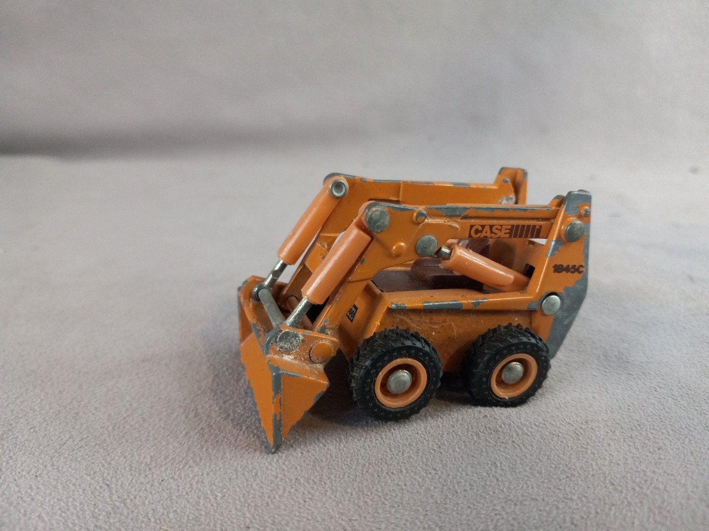 Vintage Ertl CASE 1845C Skid Steer Loader Construction Farm Toy 1:64 No Cage