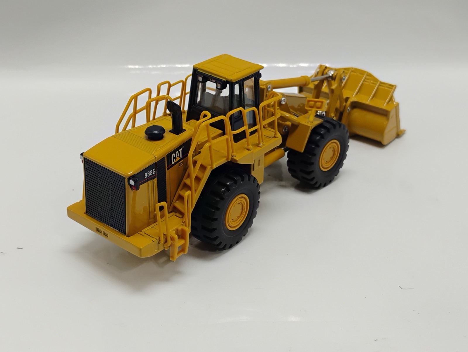 Norscot 1:64 Scale Cat Caterpillar 988G Front Wheel Loader