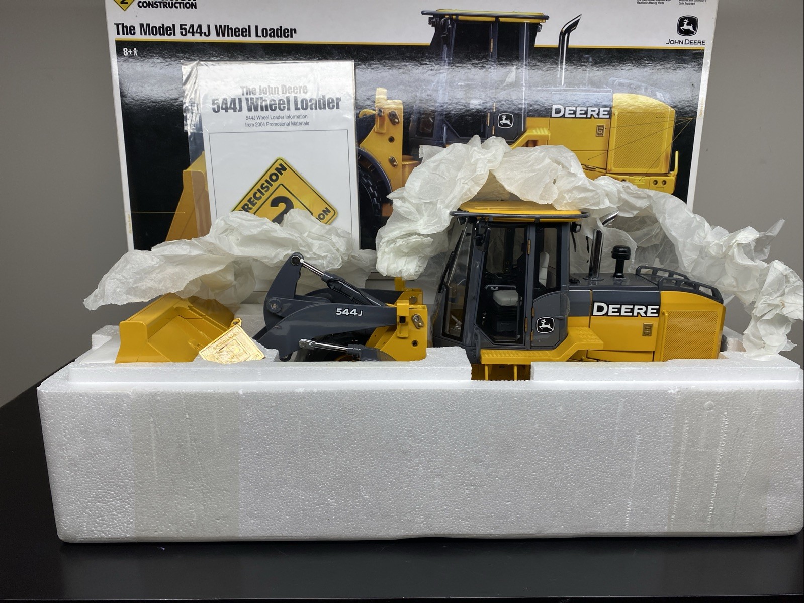 ERTL PRECISION CONSTRUCTION #2 JOHN DEERE 544J WHEEL LOADER 1/16 DIECAST NEW