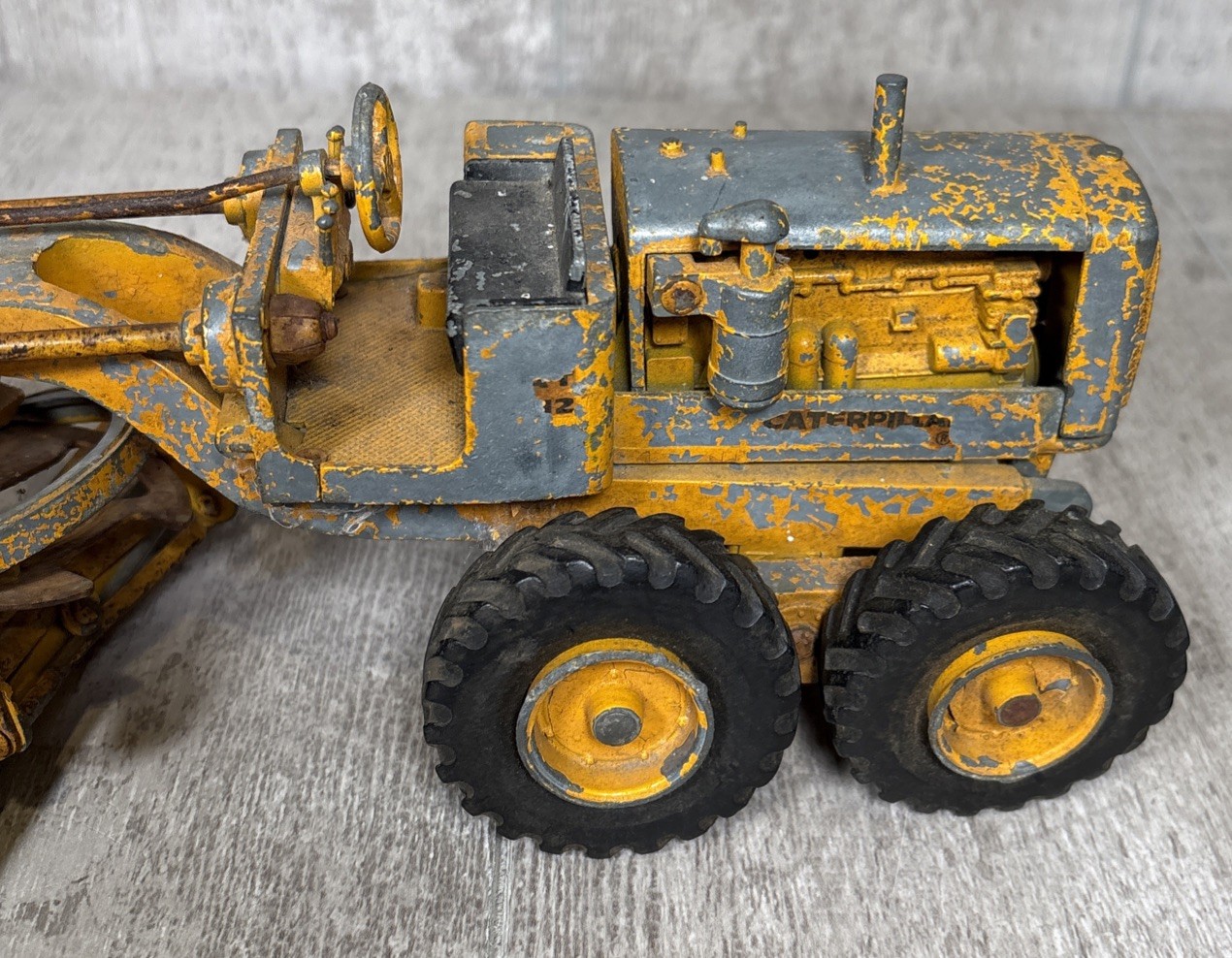 Vintage Ertl/Reuhl Caterpillar No. 12 Motor Road Grader Diecast For Parts/Repair