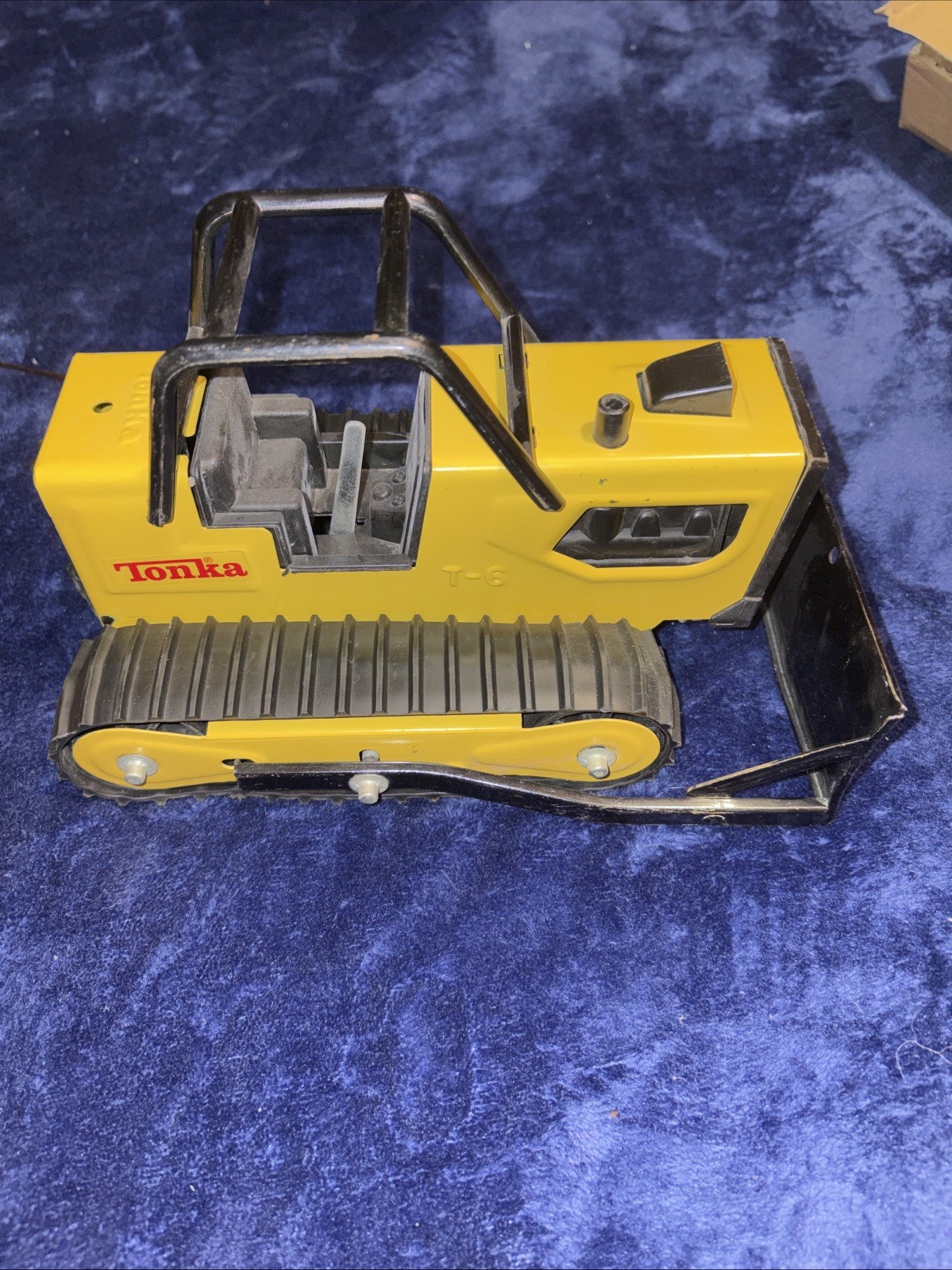 Vintage Tonka T-6 Bulldozer Pressed Steel Construction Toy Tractor