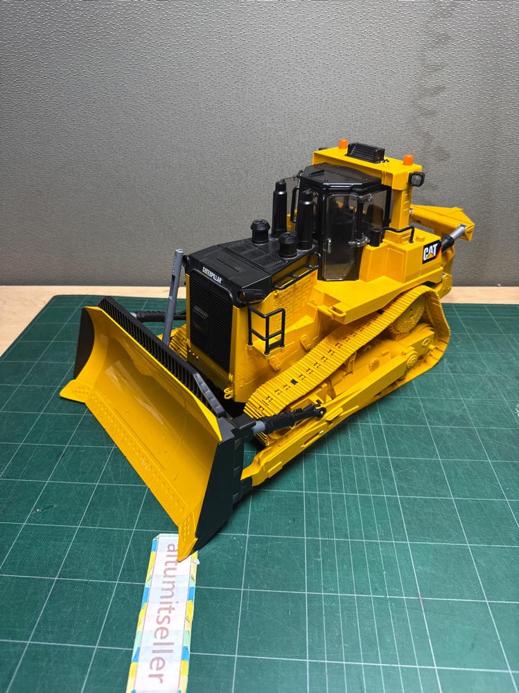 2012 Bruder CAT CATERPILLAR Bulldozer 2045/01 20″ Long Toy Model LOOK READ