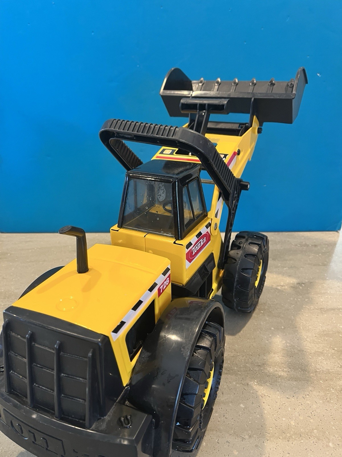1999 Hasbro Tonka Truck “Mighty Front Loader” #728 Steel 21” inch M-7457-1 Used