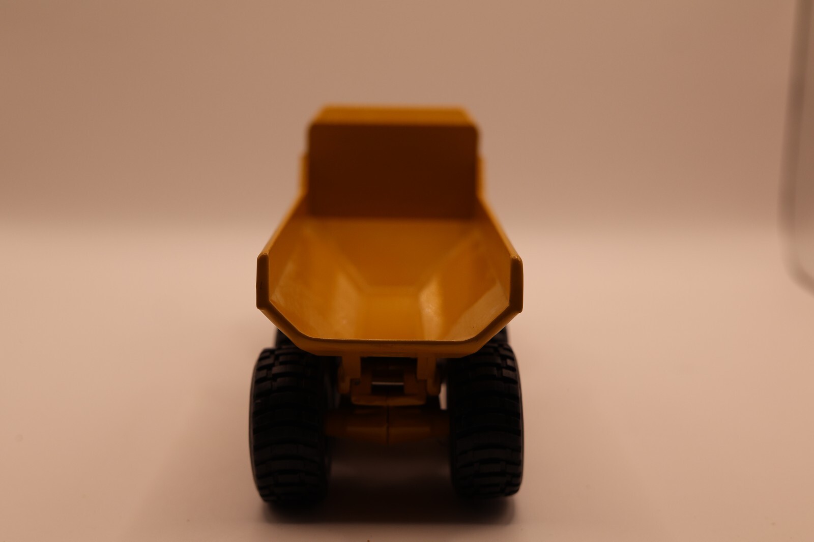 Ertl Mighty Movers 2431 1:50 Caterpillar D350D Articulated Dump Truck Die-Cast
