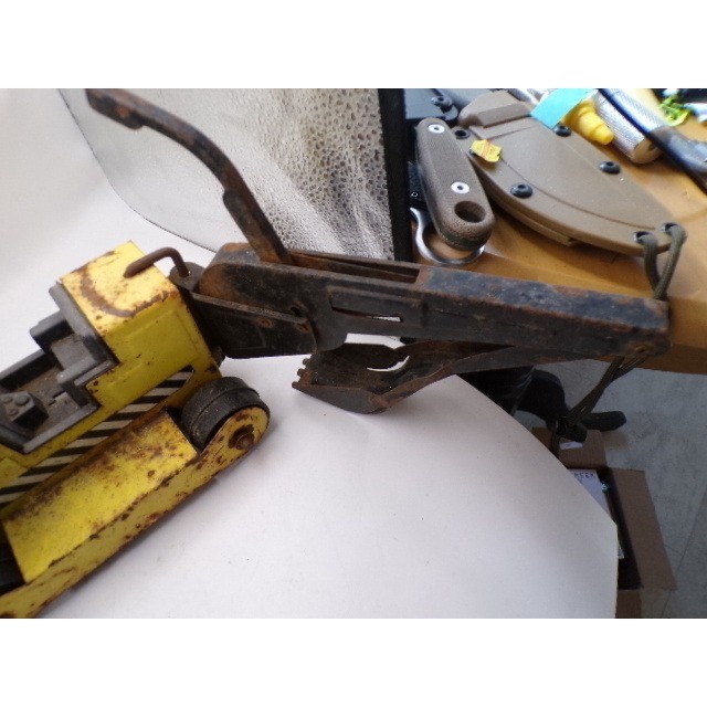 Vintage Yellow Pressed Steel Construction Toy Excavator Tractor Crawler