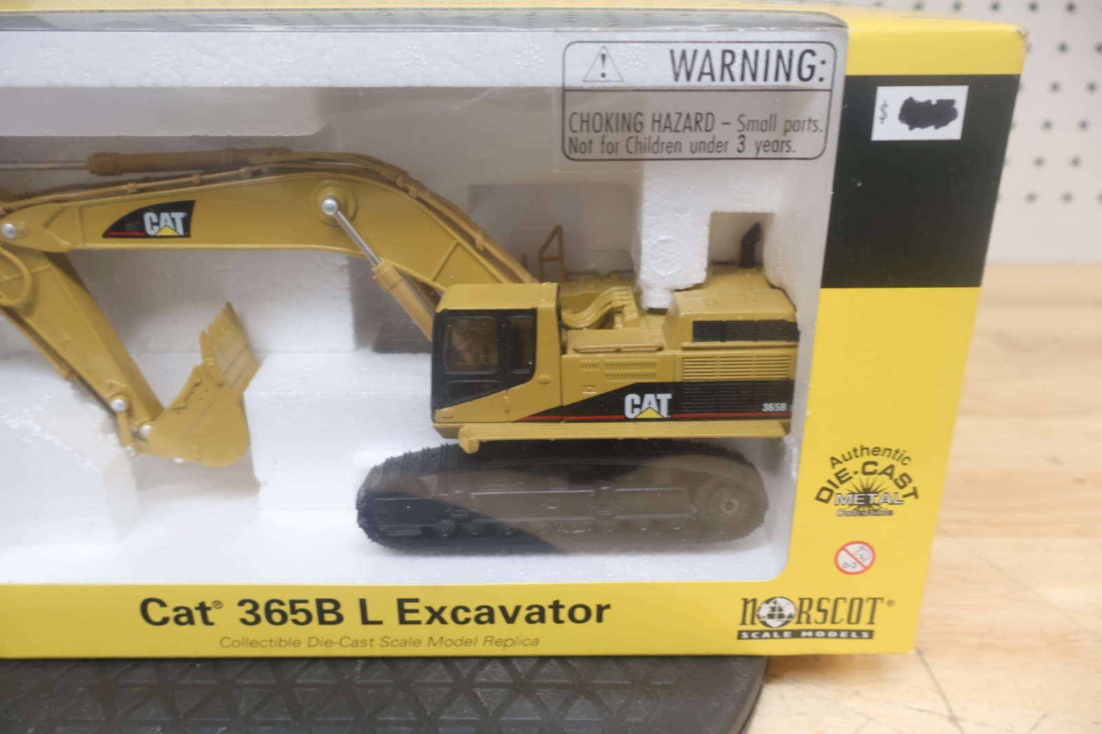 Nice Vintage Norscot Caterpillar CAT Model 365B L Excavator 1/50 Scale Diecast