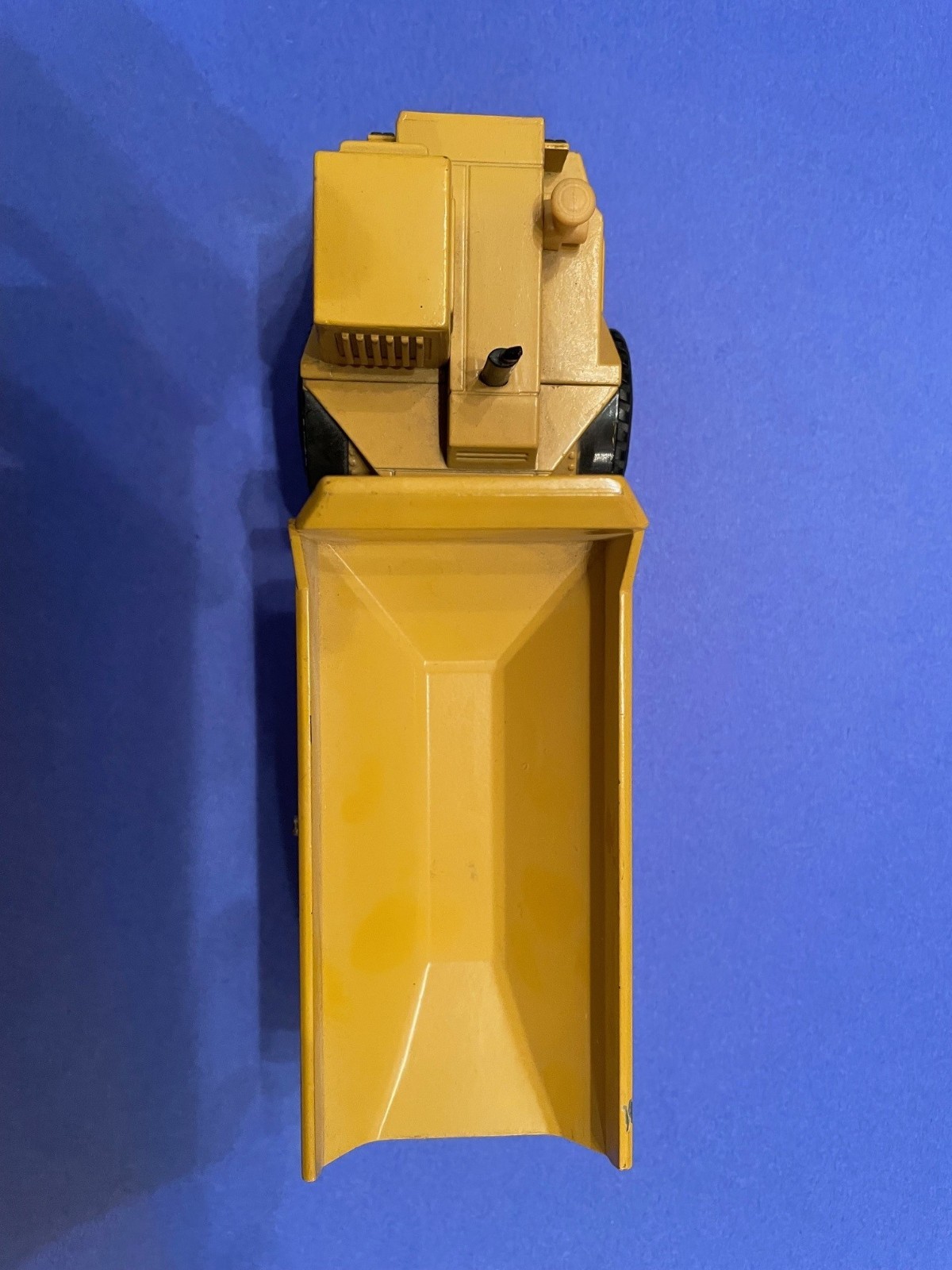 ERTL Caterpillar D350D Articulated Dump Truck 1/50 Scale ( Vintage ERTL, CAT)