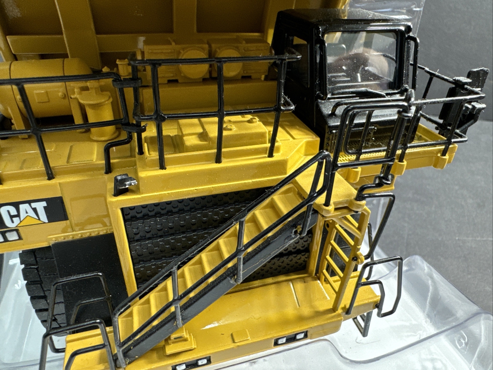 NORSCOT 55216 CATERPILLAR CAT 785D MINING TRUCK 1:50 T126