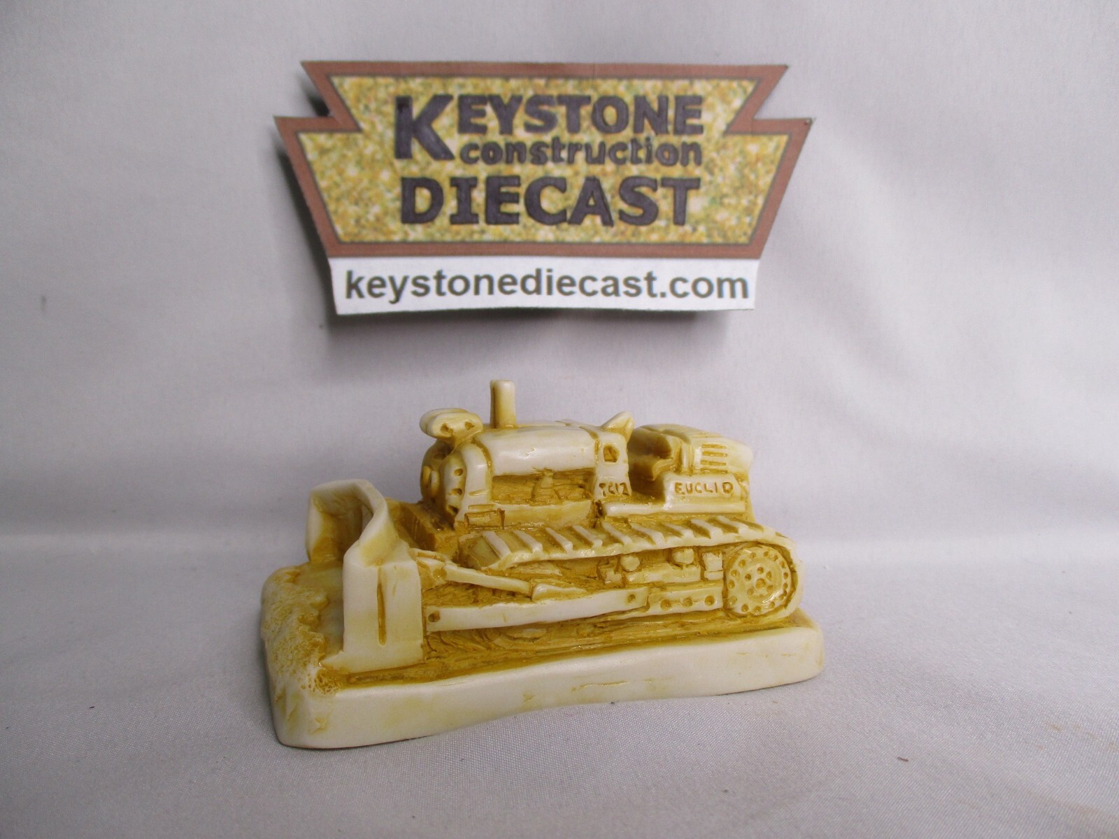 Terex Euclid TC12 Dozer – Desk Display Diorama Collectable
