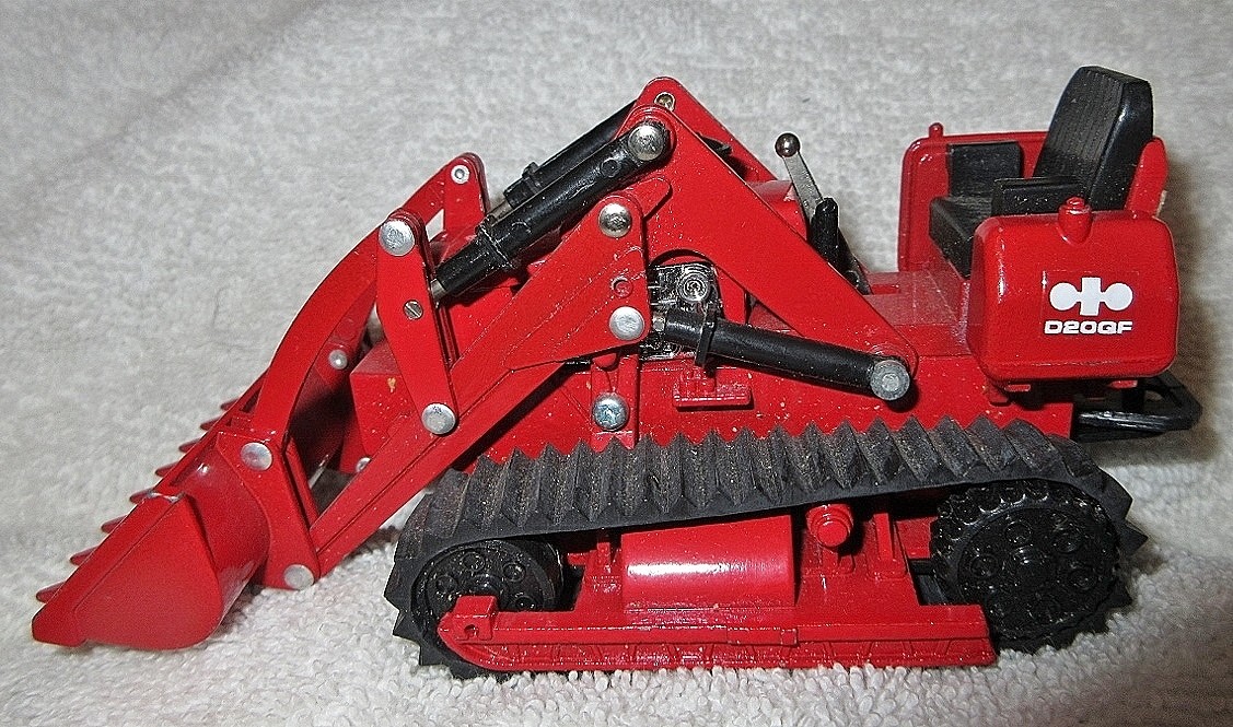 DIAPET YONEZAWA #K-31 D20GF FRONT END LOADER 1:28 SCALE