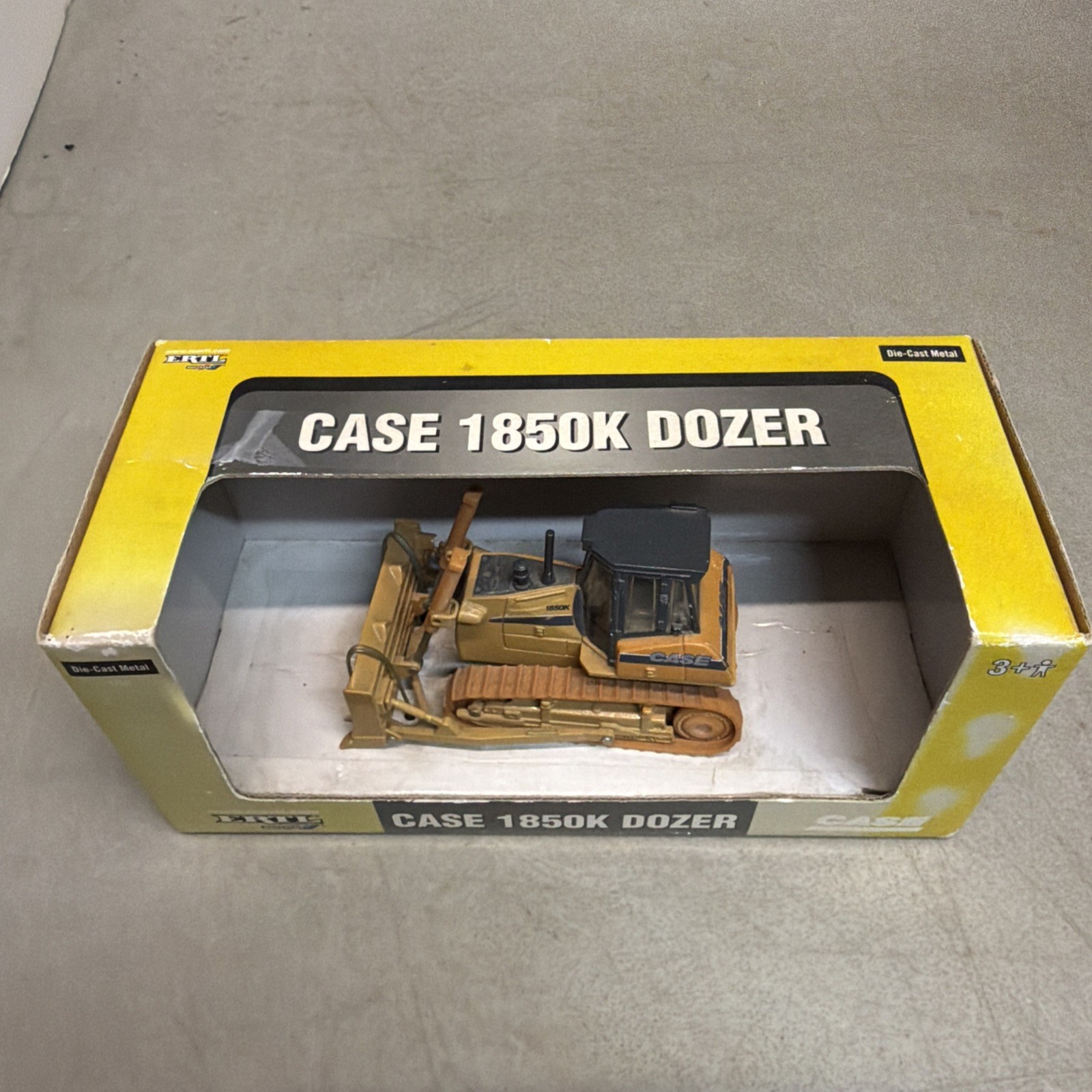 Ertl Case 1850K Crawler Dozer 1/50 Scale Die-Cast Construction Model
