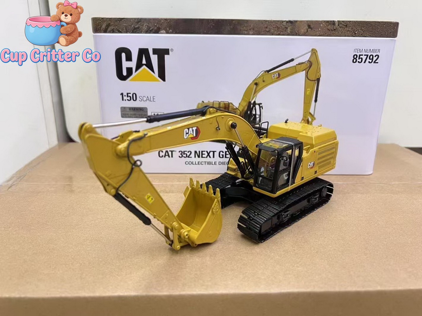 DM 1/50 比例 Cat 352 下一代挖掘机压铸模型玩具礼物 #85792-
