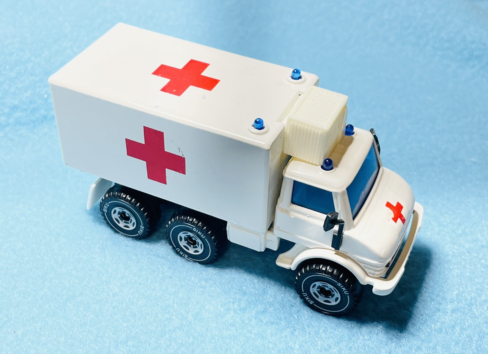 Vintage SIKU German Mercedes Benz UNIMOG Ambulance Truck – SANITATSWAGEN